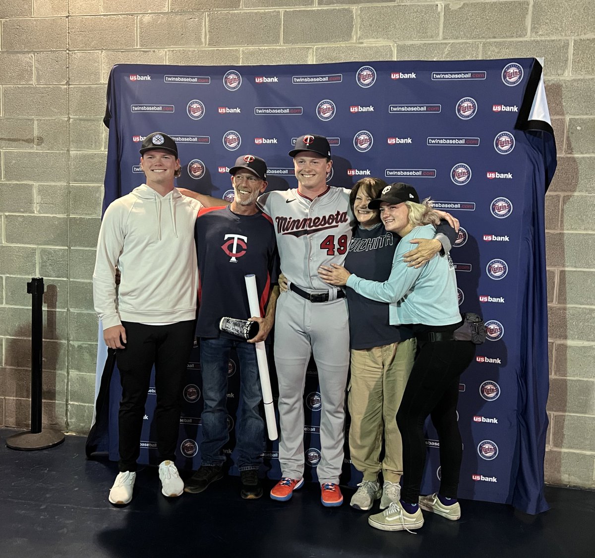 betsyhelfand's tweet photo. It was an emotional day for Louie Varland and his family. His brother, Gus, was able to leave his Double-A team briefly to see him debut. 

Kim Varland, his mother: “It’s like watching a movie. We’re just floating around.” https://t.co/4F71JcJl4T