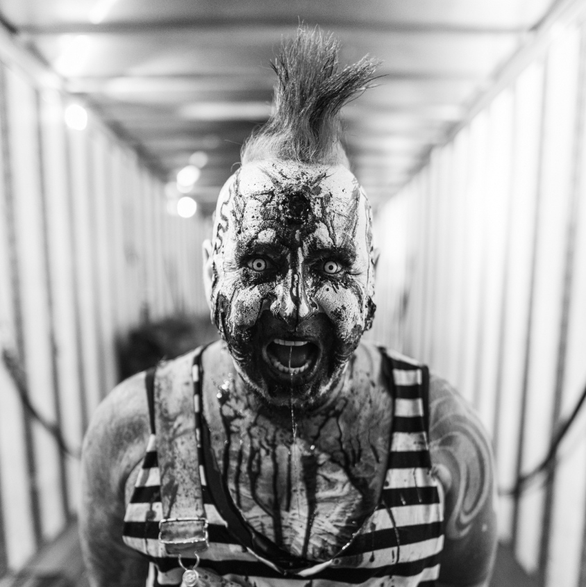 Revolvermag's tweet image. Mudvayne are working on new music!

Read their first interview since their reunion for all the details l8r.it/yAG7