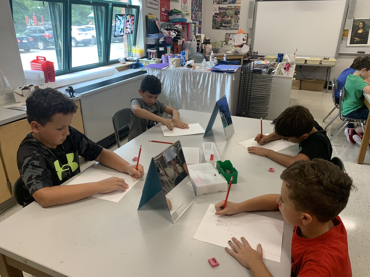 art_with_fowler's tweet photo. New #memupton art room beginning of the year tradition: #selfportaits! We will do a “first day self-portrait” and an “end of the year self-portrait”. This will show students how much they grow artistically in 9 months!! #mursdvisualart #mursdinspires https://t.co/LOVlSQrIwQ