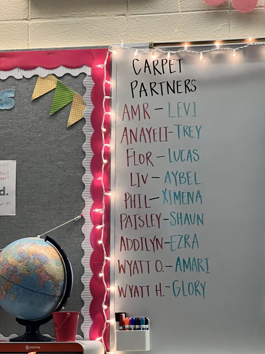 OlatheTomahawk's tweet photo. Loved being in this 1st grade room today. They were learning about “organizing a ten frame” I looked around and saw the organization and structure throughout the room. Students know what’s expected and are set up for success! Great job @MrsPenner #OPSfortheirfuture https://t.co/K2ZrDw23fB