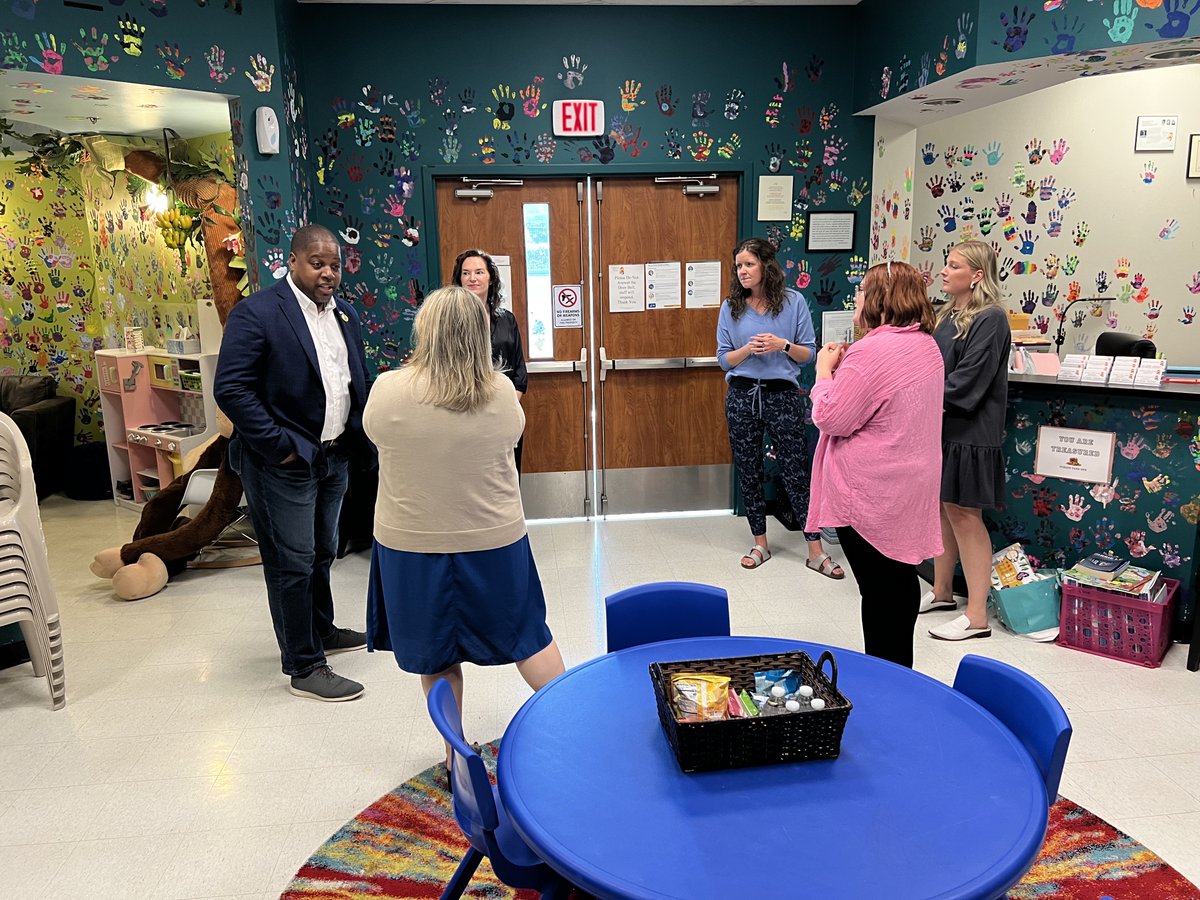 JonesForAR's tweet photo. 1/5
For 25 years, Washington County’s Children’s Safety Center has helped children overcome their abuse and begin to trust, to hope and to heal. @Kelly4Arkansas and I had a chance to tour and dive deep with the amazing women who lead this important work. https://t.co/4ijkxXW1ca