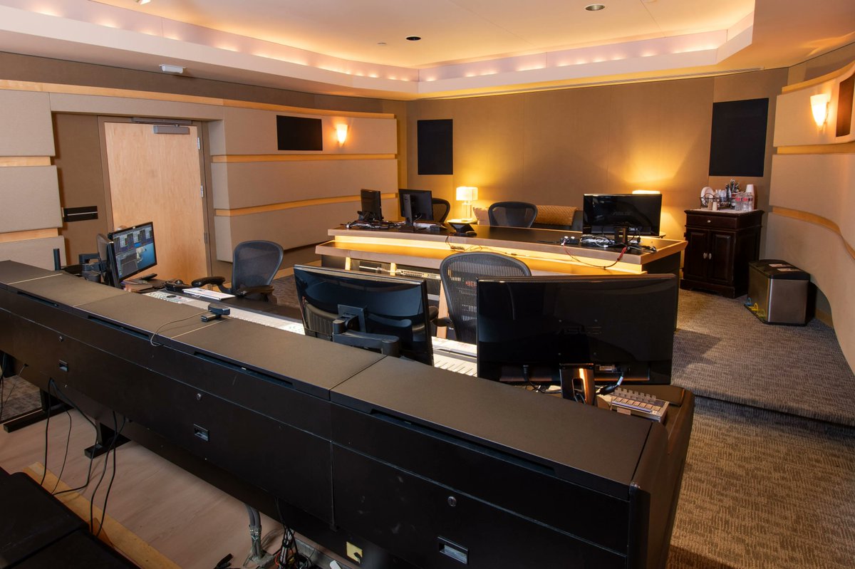 UniStudiosLot's tweet photo. NBCUniversal StudioPost Mix G - where some great TV #sound mixing takes place!
#StudioPost #PostProduction #SoundMixing https://t.co/IWxGVMsnmd