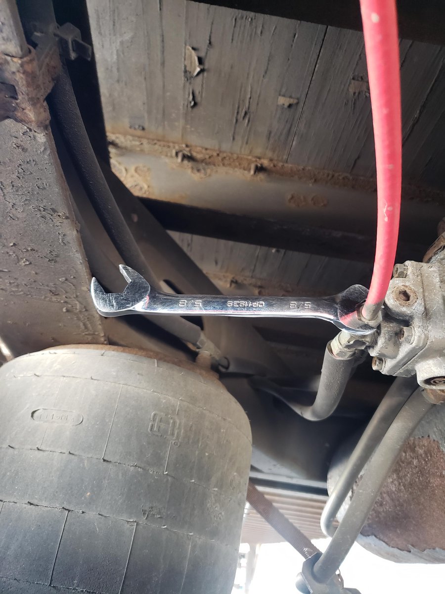 CapriTools's tweet photo. #WrenchWednesday
with our Angled Wrenches
📷: @beardedseabee82
#CapriTools #tools #automotive #contractor #auto #mechanic #toolsofthetrade #mechanical #wrenchin #impactsocket #impactwrench #impact #wrenchlife #anglewrench https://t.co/16Hc8b2yqD