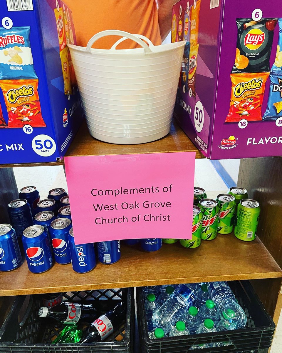 SouthavenMiddle's tweet photo. Thank you West Oak Grove Church of Christ for providing our staff with yesterday’s Treat Trolley! We appreciate your support! #ChargeTowardExcellence #teamdcs https://t.co/Q4q54Ra43z