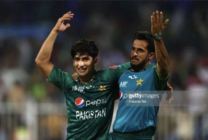 Abubakar64M's tweet photo. The first man to run toward Naseem was Hassan Ali. He wasn't selected for playing XI but he had celebrated equally and showed no jealousy he was celebrating genuinely n heartily ❤️ 🔥 https://t.co/Rop1aEygXw