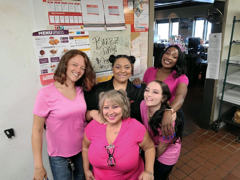 iamkimmie's tweet photo. Barbz Day at Chili’s in Slidell! Come get your barbaritas! #margzforbarbz #BarbzDayAtChilis @Chilis @EmilyNettles1 https://t.co/w08Ve91cpI