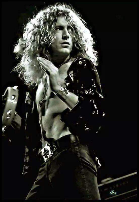 crockpics's tweet photo. Robert Plant performing at Earl's Court, 1975. https://t.co/KepUgDQftv
