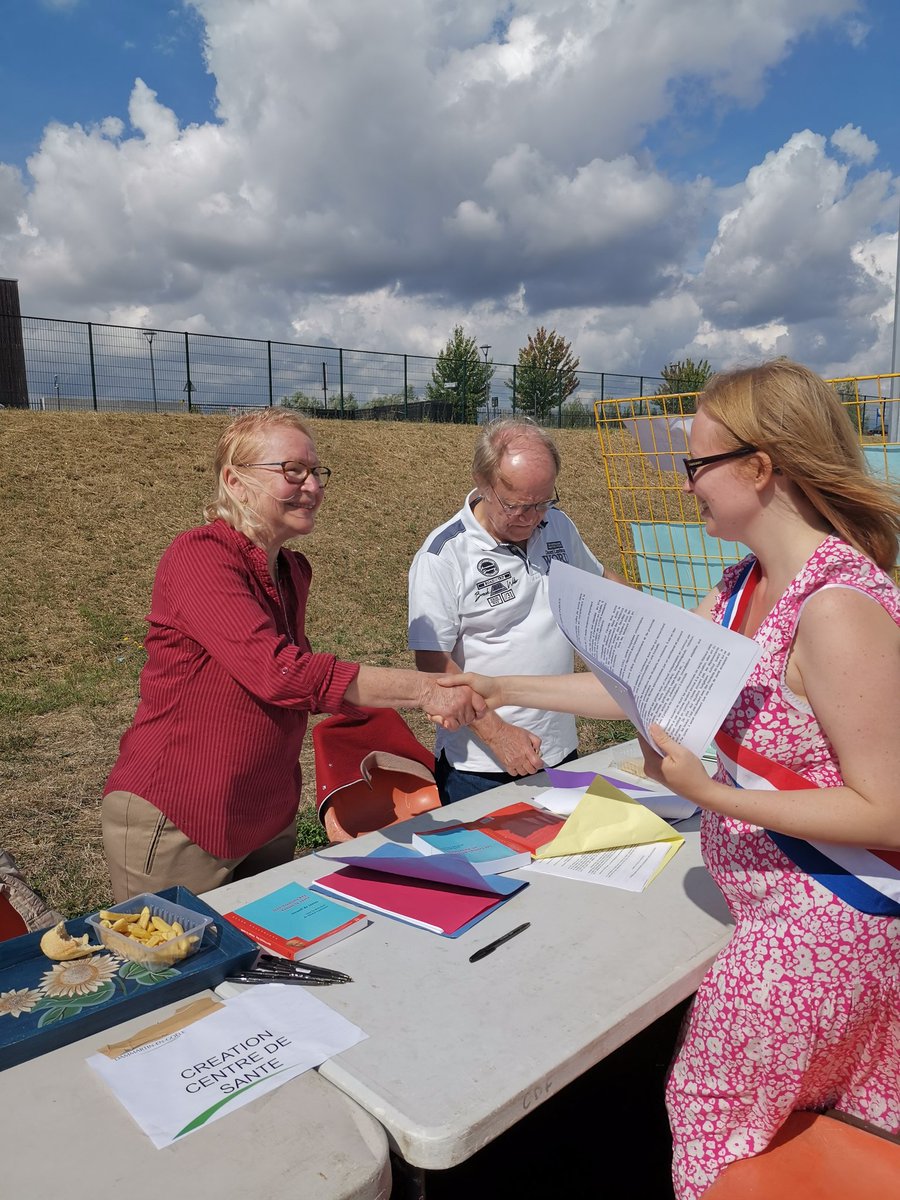 ErsiliaSoudais's tweet photo. Retour en images sur les forums d'associations d'#Othis et de #DammartinEnGoele ce week-end ⤵️

#association #rentree2022 #seineetmarne #Circo7707 https://t.co/KEoz5RM6Wa