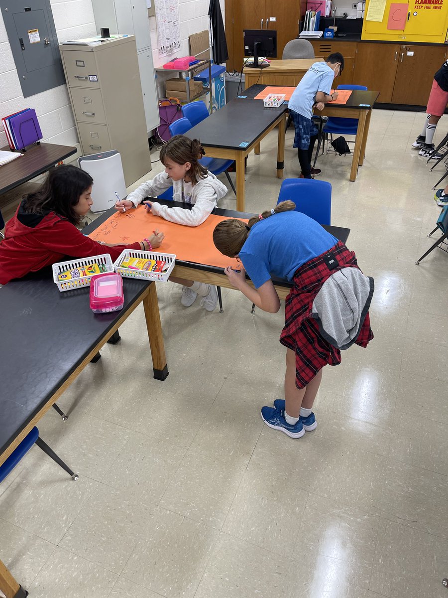 efigenioscience's tweet photo. To introduce our space unit, we used a chalk talk activity to get students thinking about what happens in space. @SRMS_Official https://t.co/mO6MBDWteH