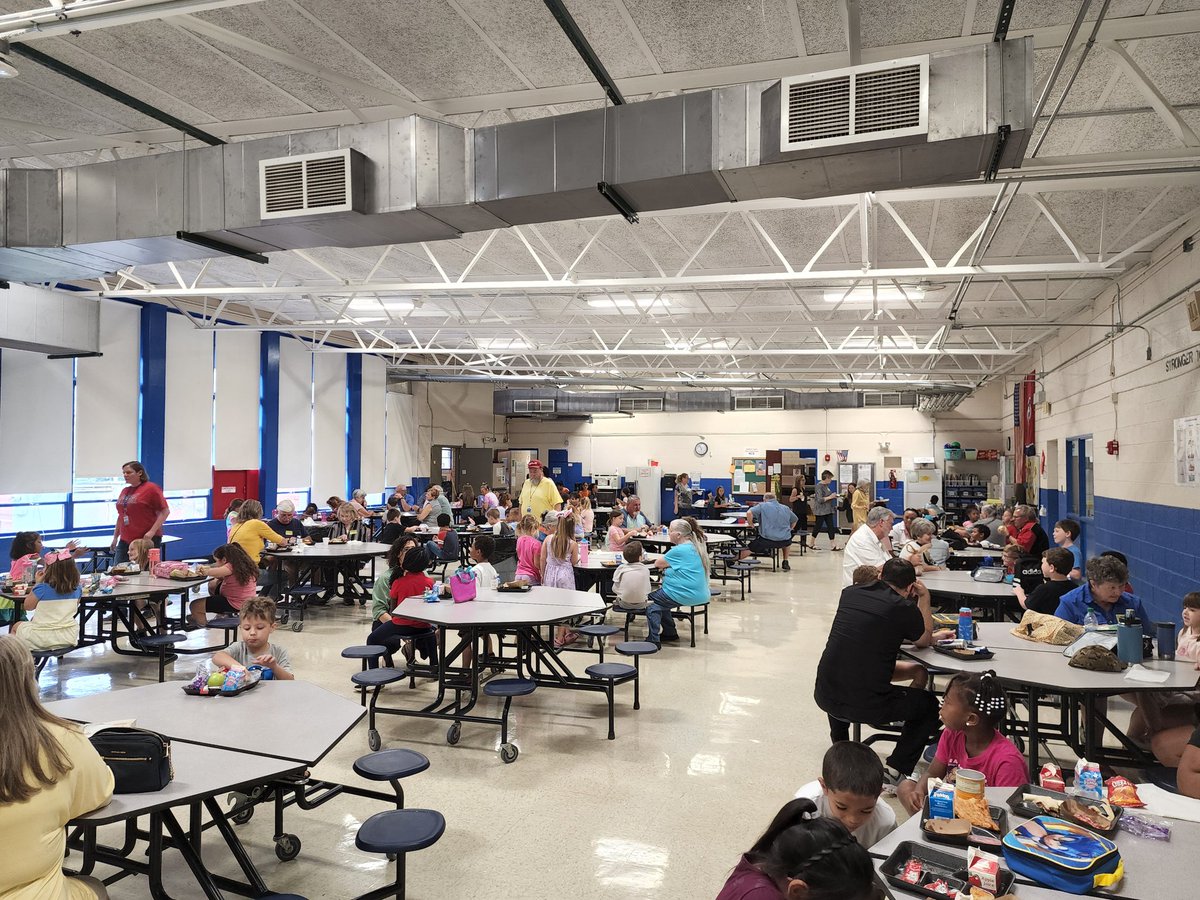 Grandparents Day at Sterchi was a success.  Shout out to our cafeteria staff, PTA, and TA's for an excellent day. They are always Super Stars 🌟🌟🌟🌟
<a href="/KnoxSchools/">Knox County Schools</a>
<a href="/CWhite_KCS/">Cindy White</a>
<a href="/adpark3737/">ADAM PARKER</a>
<a href="/KnoxNutrition/">KnoxNutrition</a>
#fountaincitystrong
