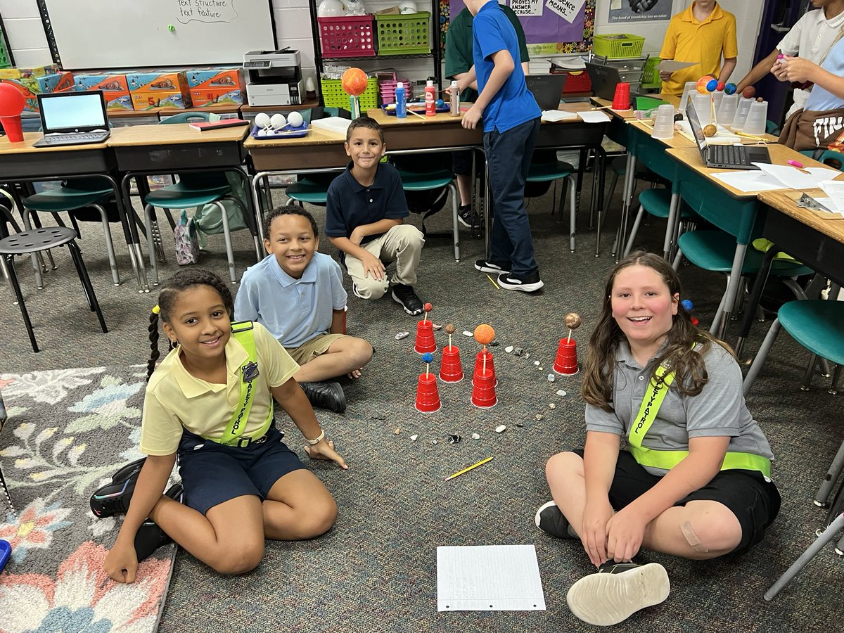 Ss are conducting research and creating models on the Solar System. #EESLevelUp