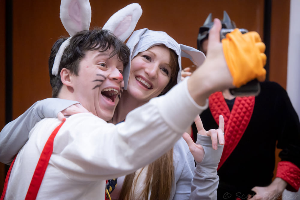 EricaMuseActs's tweet photo. If you enjoy my... bubbly beams of chaotic positivity? Please PlEaSe PLEASE, come meet me at one of these wonderful cons! 💖💖💖 I want to meet you MORE 😁🙏🥰 Or request me at your local cons ✌🤪 @BanzaiKon @events_fandom @Ecchi_Expo #voiceactor #cosplayer #actor #performer https://t.co/xwa7N5CDDb
