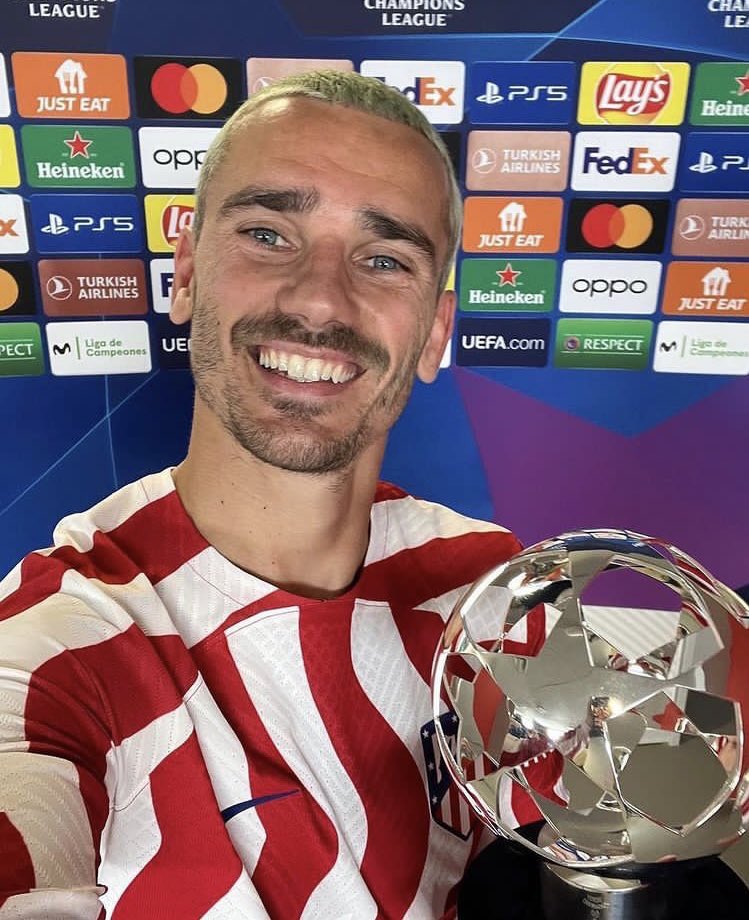 Sofya_Griezmann's tweet photo. @atletienglish Never bench Griezmann https://t.co/OERUAGCTiH
