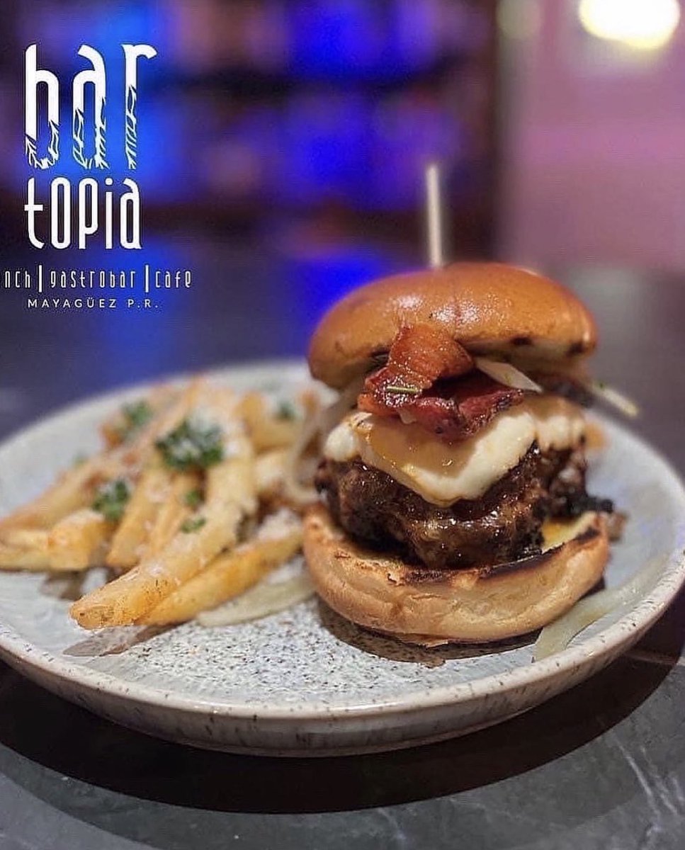 BartopiaMaya's tweet photo. 🚨Miércoles de 2x35 🚨
Ven a comer rico y diferente en @BartopiaMaya con los platos más creativos y los mejores Happy Hours

🚨Happy Hours🚨
Tito’s🍹 $3

Don Q/Flavors 🍹 $3

Pama 🍹$3

Miller 10oz 🍻 $1 

Mesas de beer pong disponibles 🏓🍺 https://t.co/UKs7HSLHwD