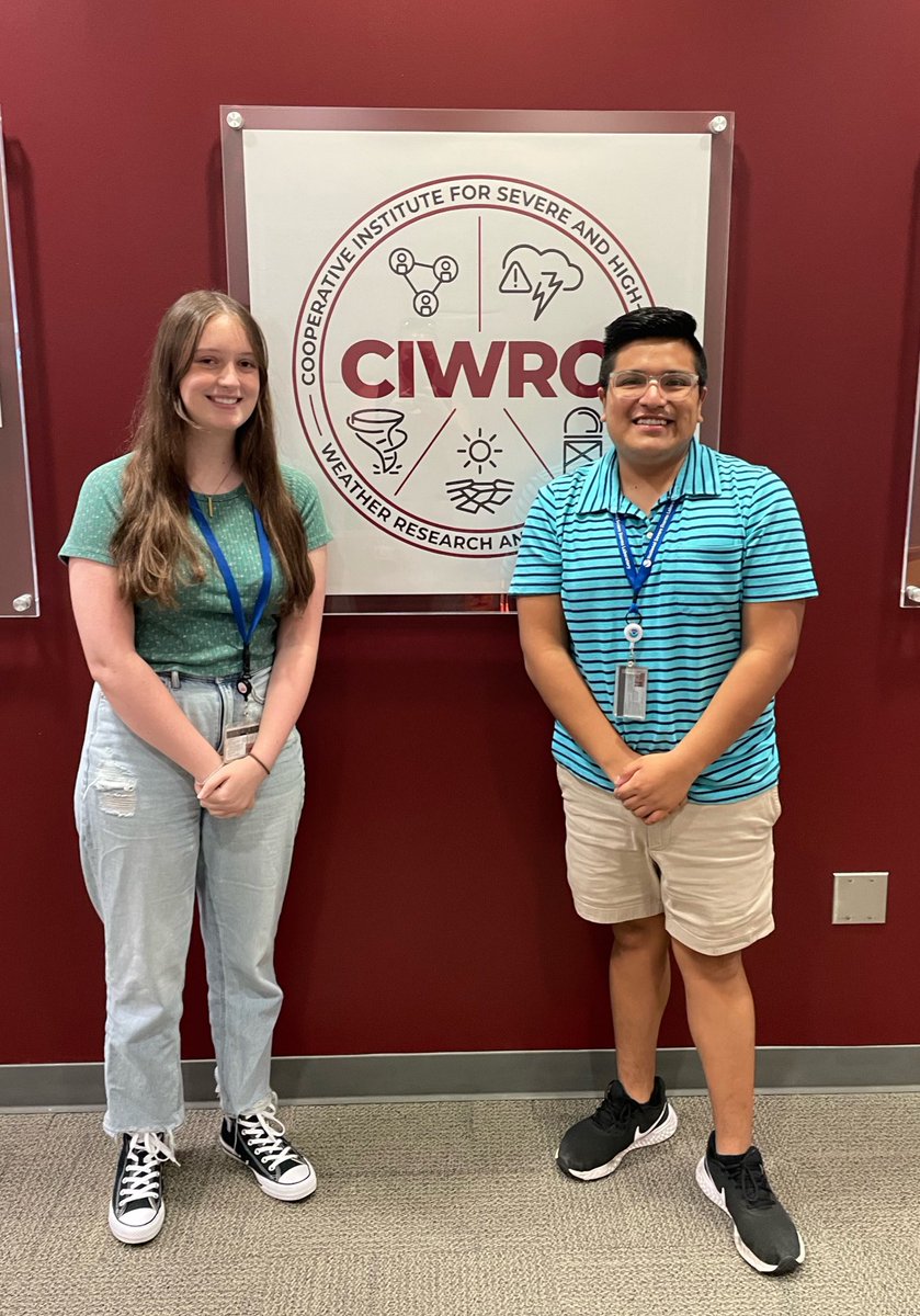 LatinWx's tweet image. Allow me to introduce our fantastic new Undergraduate Research Assistant, @VDunhamWX!

Vanessa will be working with me this year on #riskcomm research. Super excited to welcome such a brilliant scientist to our team here at @CIWRO_.

Give her a follow! 👏🏽