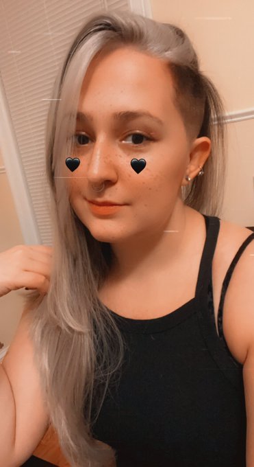 Not me getting my hair done and asking @thejesguy if I&rsquo;m the prettiest skunk. https://t.co/zSQjbTBP2<a class="tags" target="_blank" title="On Twitter" href="/?out=eyJ0eXAiOiJKV1QiLCJhbGciOiJIUzUxMiJ9.eyJpYXQiOjE3MjQ5MDM3OTMsImlzcyI6InR3cG9ybnN0YXJzLmNvbSIsIm5iZiI6MTcyNDkwMzc5MywiZXhwIjoxNzU2NDM5NzkzLCJyZWRpcmVjdF91cmwiOiJodHRwczovL3R3aXR0ZXIuY29tL3RoZWplc2d1eSJ9.iAuV-uD3vwZSuFpsq1L2qYe3YoJiY14EqCs828_3HPWdde4QS-OM126qG2CU6e3eddzAc4f6bfDSHQSsEM8UAQ">@thejesguy</a><a href="/tag/ootd"class="tags"><span>#ootd</span></a>