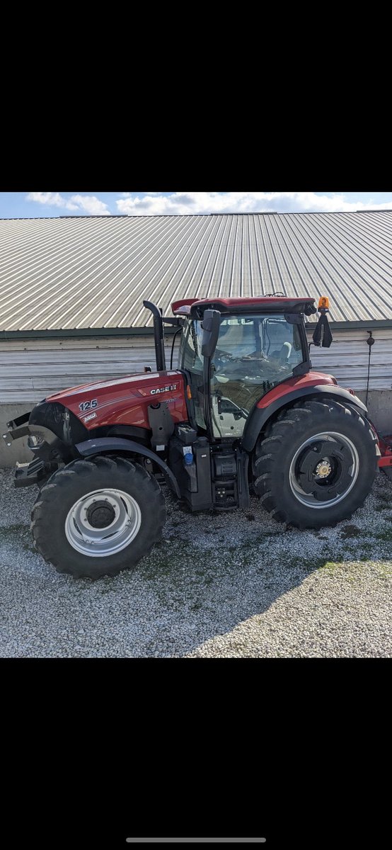JoshSchick3's tweet photo. So my neighbor had this case ih maxxium 125 vin EKEH02644 stolen near Minok IL it had a woods BW 1800 sn 1034714 batwing hooked to it . Call Steven at 309 294 9334 with any info . Thanks https://t.co/9n44BQtyJ7