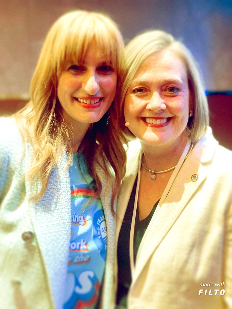 HermelinMD's tweet photo. 🤩One of the highlights of #ASCP100 #ASCP2022 was to see my mentors Dr. Carole Vogler and @Klowsanford1027: two amazing master educators and leaders in pathology. 
🛣Grateful for their perseverance,
paving the way for women in pathology.  
@ASCP_Chicago https://t.co/tNLYK59YPS