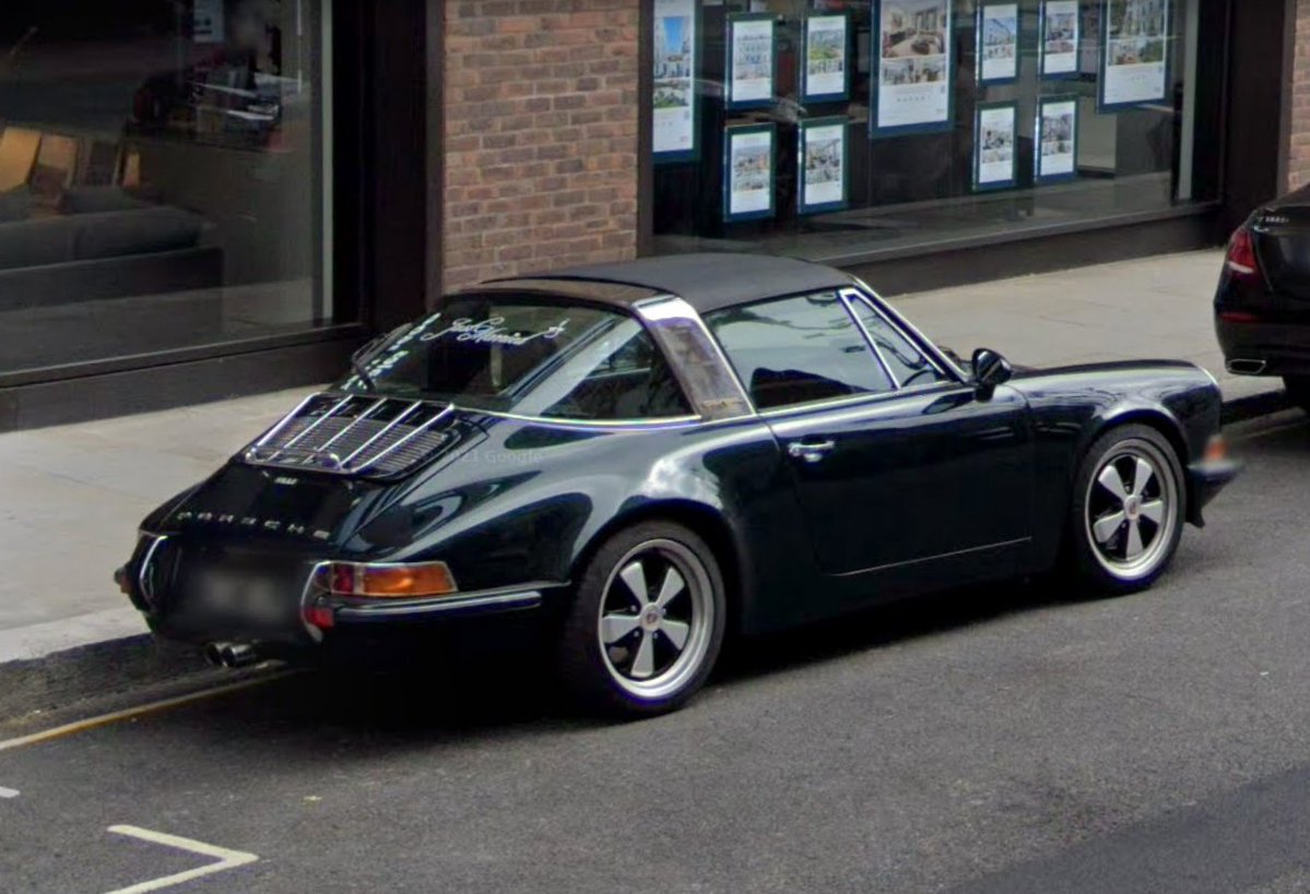 Cars_SV's tweet photo. A Ford Mustang in Bullit Spec is special. A Porsche 911 Targa is also special. Together, they are magic.
Spotted outside MV Augusta's dealership in London, England - #SV_Classics https://t.co/Ew81GguLNg