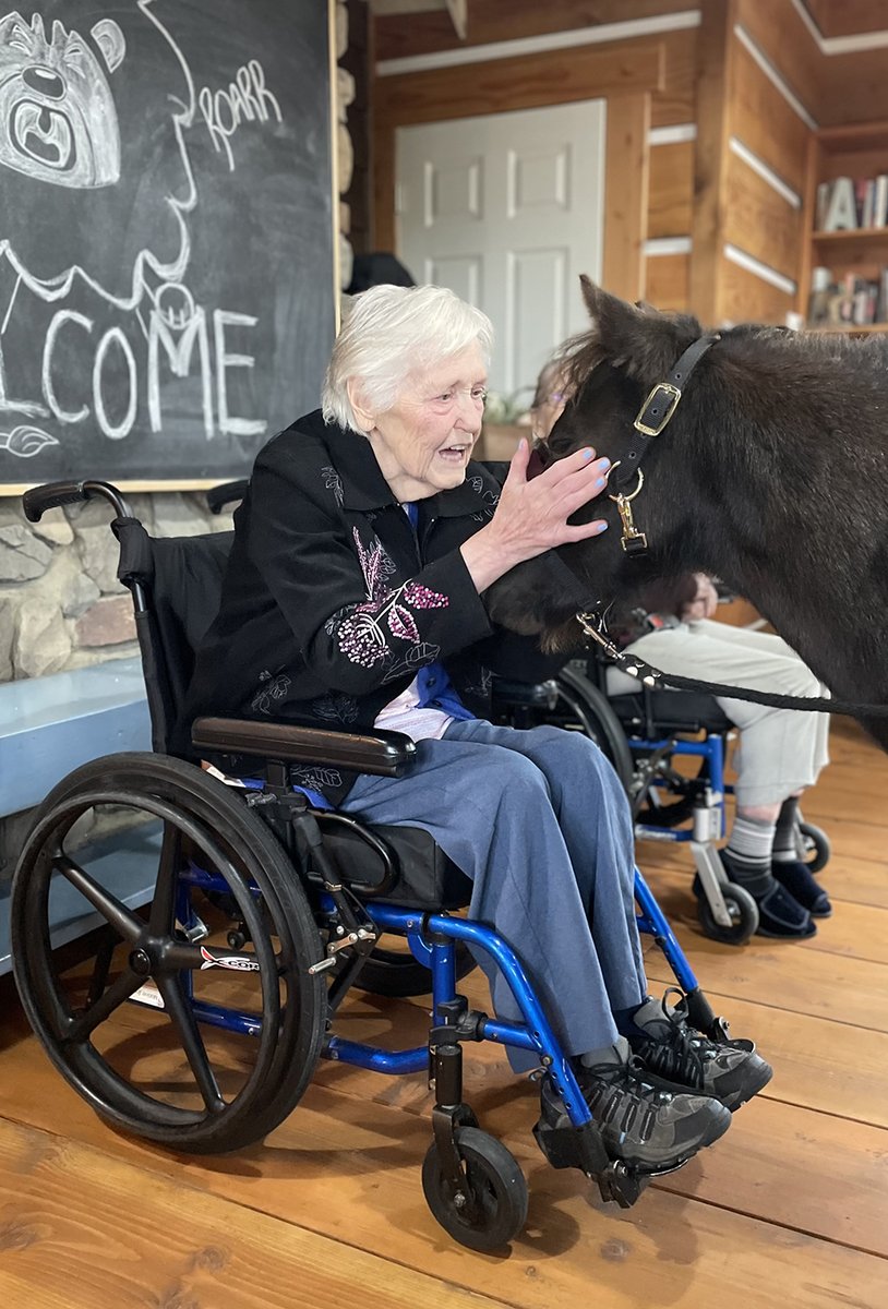 bethanycare's tweet photo. Bethany Calgary residents enjoyed a wonderful afternoon with @ROARR_org at RiverCross Ranch. The afternoon was spent with therapy horses Hugs and Kisses, lunch, and smiles! Thank you @roarr_org for a great outing!
#RoarrCommunity #BethanyCalgary #BethanyCareSociety #SeniorCare https://t.co/EMnwHS4elT