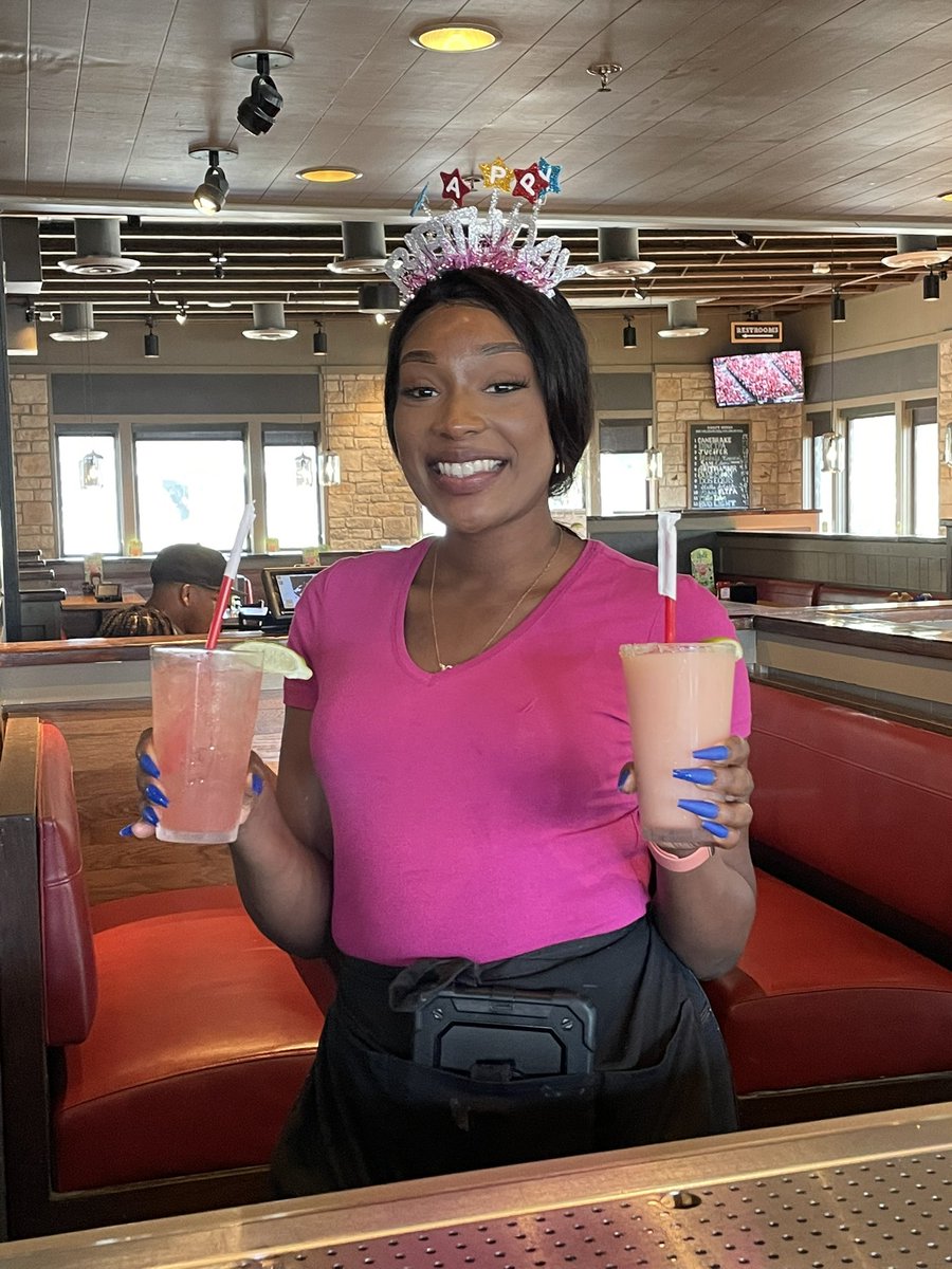 iamkimmie's tweet photo. Barbaritas all night! @Chilis https://t.co/pxDaKAOzwf