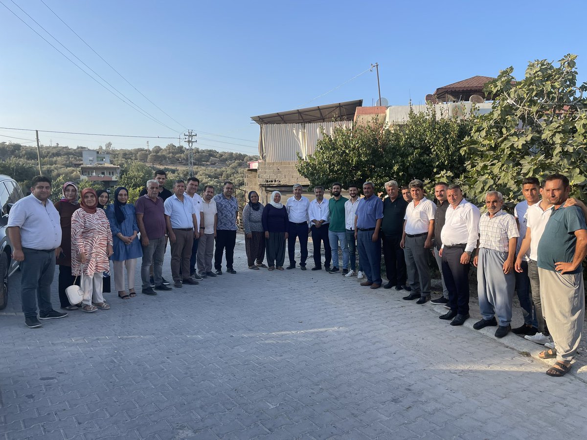 myahlizade's tweet photo. 📍#Tarsus #Sucular

 Milletvekilimiz  @alicumhurtaskin  İlçe Baş @hasanpoda İl Başkan Yard  @mahsumsevimli @iakagunduz  İlçe teşk Gençlik Kolları Bşk ve Kadın Kolları ile Sucular Mah ve muhtarımız Mustafa Yıldırım’ı ziyaret ettik, mahallemiz sorunlarını ve taleplerini dinledik. https://t.co/bq2BOG868k