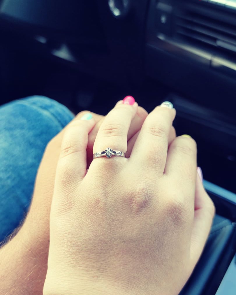 PiotrGruszka1's tweet photo. Comienza una nueva etapa cargada de emociones #prometidos 💍 https://t.co/bkoI3RPiLV