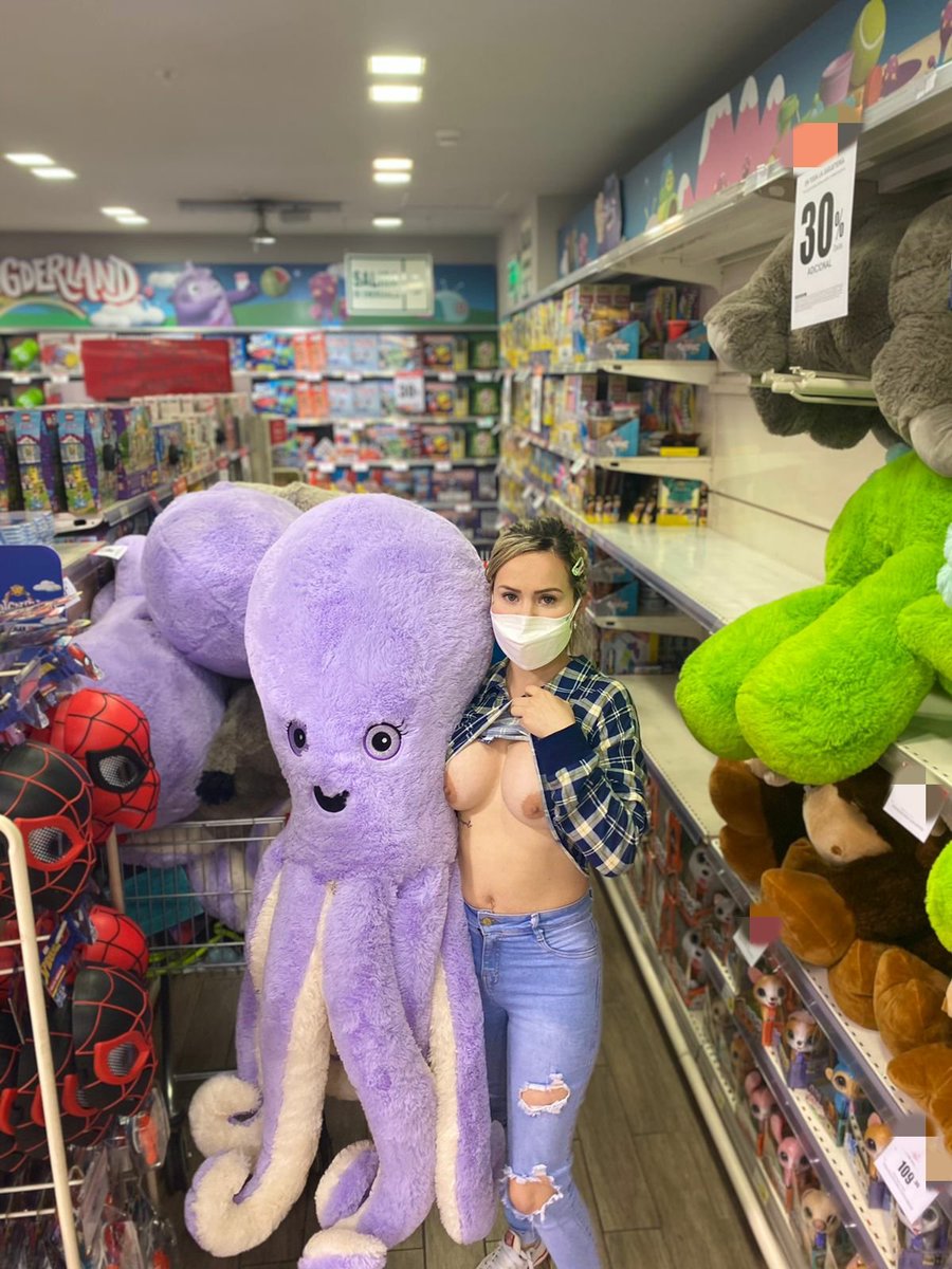 AStichts's tweet photo. De regreso a las redes... 😈🤪 @FantasyResortSW @exhibiendome @CrazyFlashing @mypublicnudity @realcplsonly @Get_Nude @GrazusPapai @BigBreastPics @forPublicNudity @theRealSwinger @TitsPublic @BralessGirlsTV #hotwifelatina #putiesposa #parejacuckold #swingers https://t.co/tDRU5QmYzB