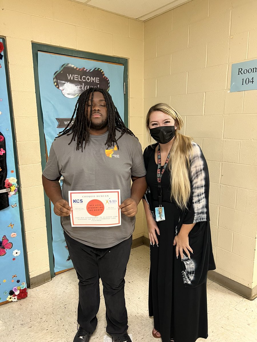 KcSavid's tweet photo. First KCS AVID Student of the month for this year is a SENIOR from @AustinEastHS. Congrats Choqeis for all your hard work in all you do! Continue to lead by example! https://t.co/BF1XVxyK7s
