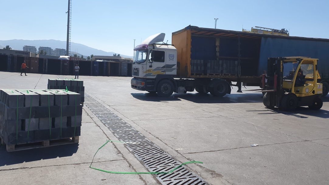 petramlojistik's tweet photo. Yükünüz size yük olmasın! #Petram olarak tüm #lojistik süreçlerinizi yakından takip ediyoruz.
#nakliye #export #import #ihracat #ithalat #logistics #port #misurata #beirut #jeddah #tripoli #ashdod #haifa #mersin #iskenderun #gaziantep #ship #liman https://t.co/D0UmOOxVn9
