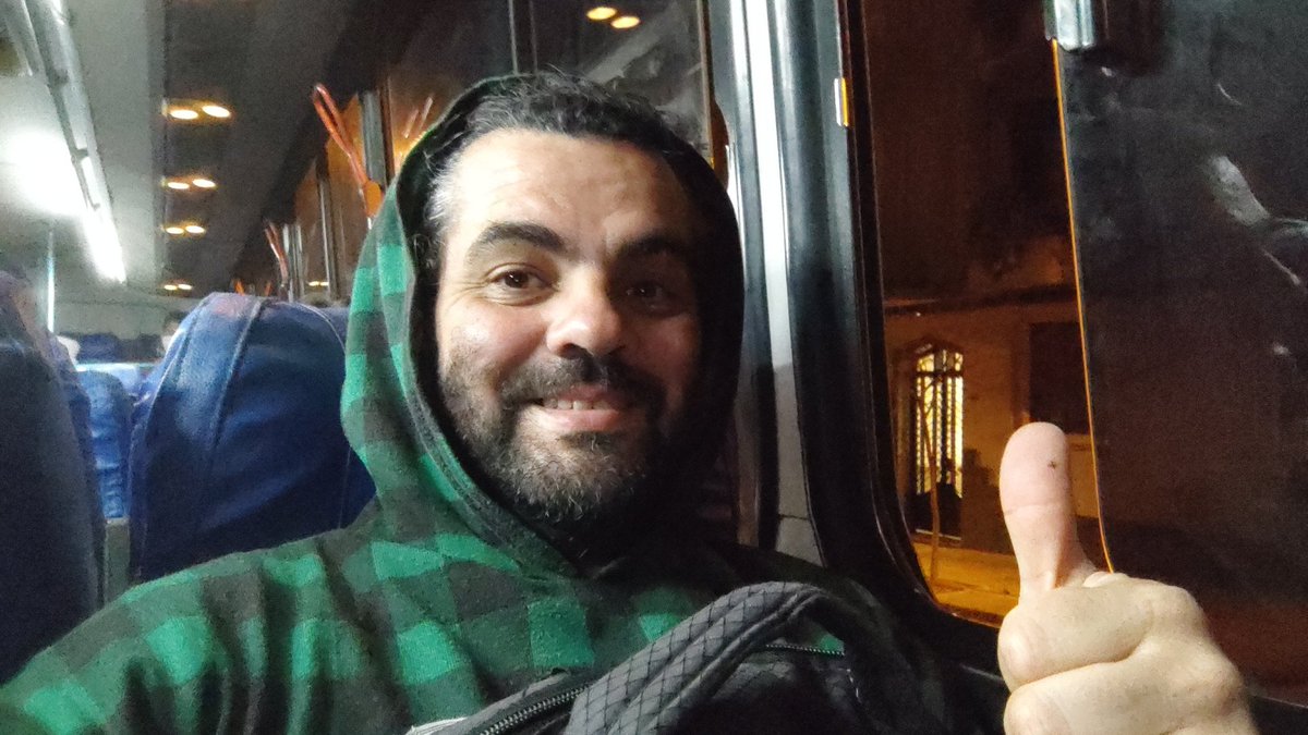 niangapire's tweet photo. En tu cara #copsa!
Paga a tus funcionarios ratón o fundite y que los agarre #coetc
Yo igual viajo en el 222 #cooperativa https://t.co/LRRv8C7xSV