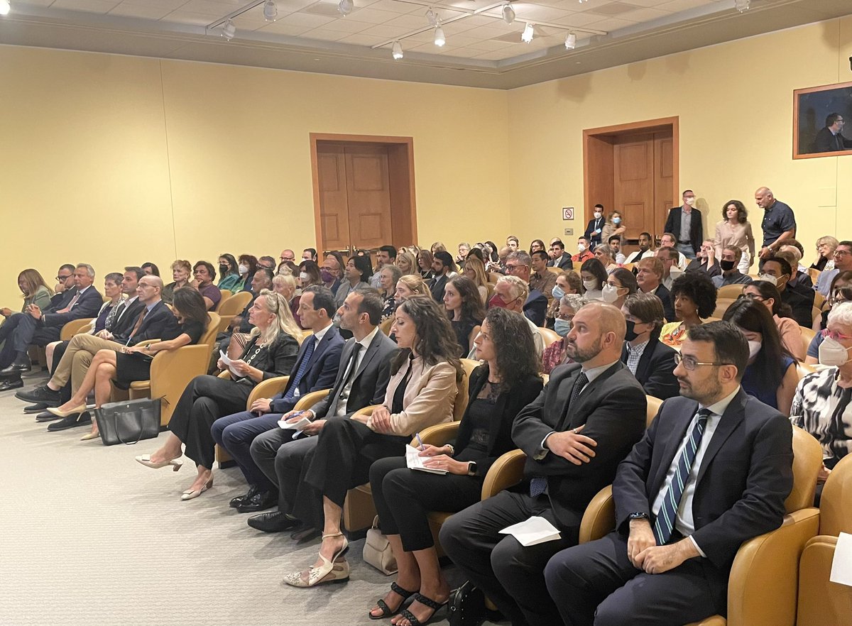 Italy in US tweet media