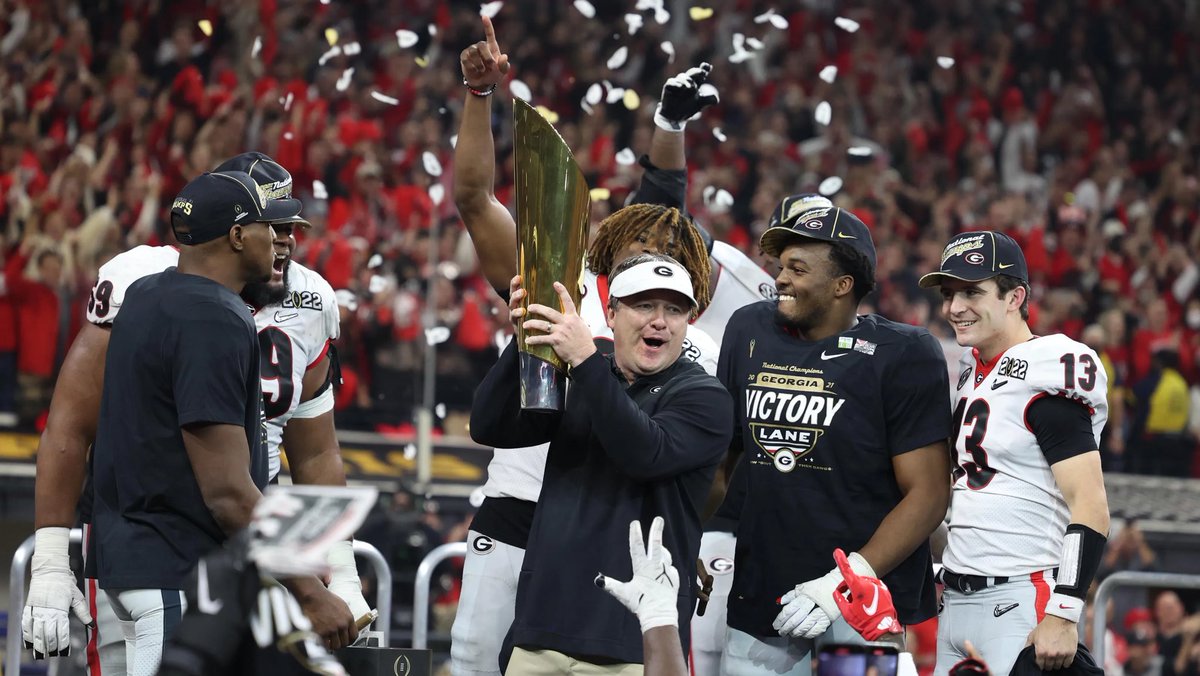 ParkerL06's tweet photo. WOW!!! After an amazing conversation with @CoachBmac_ Blessed and Honored to have received an offer from  the University of Georgia #GoDawgs @KirbySmartUGA @CoachToddMonken @ChrisRossLOJO @coach_jackson49 @Coach_Lavender @CoachKPark @SkysTheLimitWR @TrustMyEyesO https://t.co/JUMPlUDzry