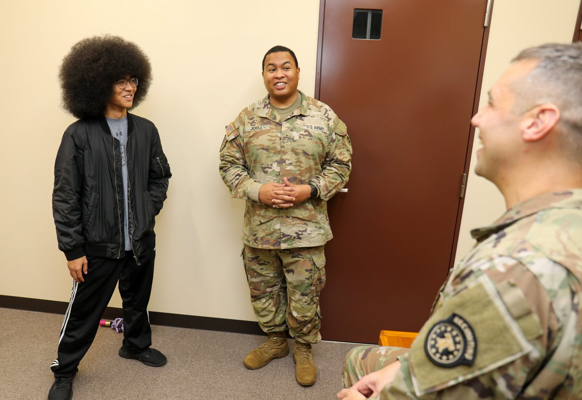 USAGJapan's tweet photo. Full circle: Father enlists son at same Japan post where he joined Army

Read the entire story here ⤵️
https://t.co/UNytBr4rrh

 #FutureSoldier | #CallToService | #ServeWithUs https://t.co/pL0mVcudUZ