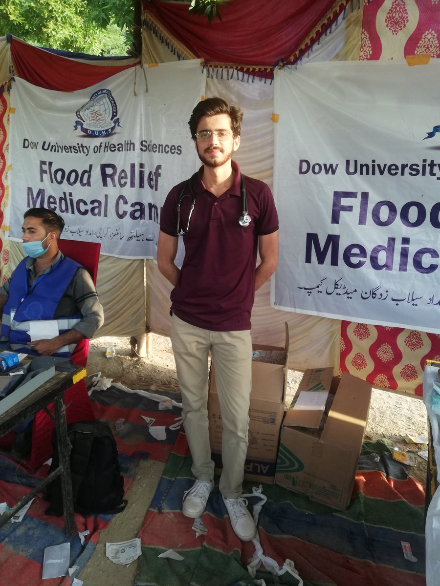 usamajutt_dr's tweet photo. Today Dow University have organised a medical camp for flood victims at sehwan... A large number of patients were treated and given free medicines.
#FloodsInPakistan2022
#FloodReliefFund2022 https://t.co/mw5z6nAeQc