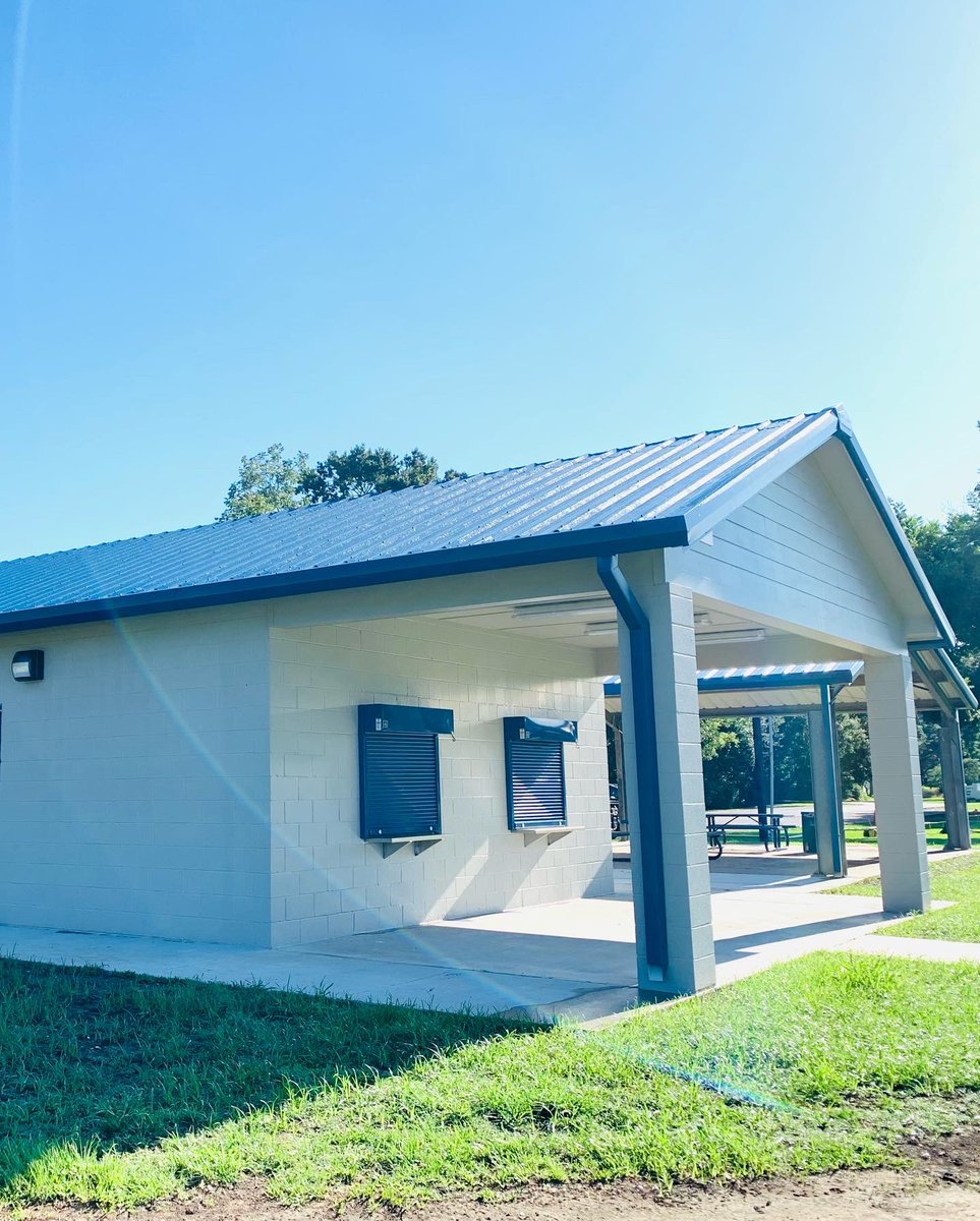 ConstructionARL's tweet photo. Foster Park located in a Youngsville, La has upgraded! They received a brand new concession stand and bathroom facility to start off the fall. We hope you all enjoy this new space! Way to go Youngsville!#fosterpark #youngsvillela #upgrade #concessionstand #fallready #construction https://t.co/xQkKTOEZrs