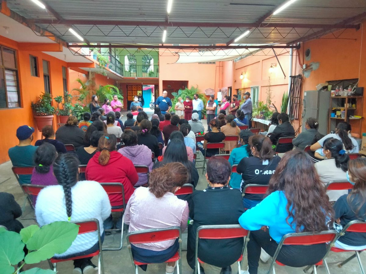 JavierVillacana's tweet photo. Un verdadero gusto saludar a vecinos de la agencia de Candiani con quienes nos comprometimos a retomar las gestiones en materia social para atender sus requerimientos. https://t.co/zkbKWZYUaW