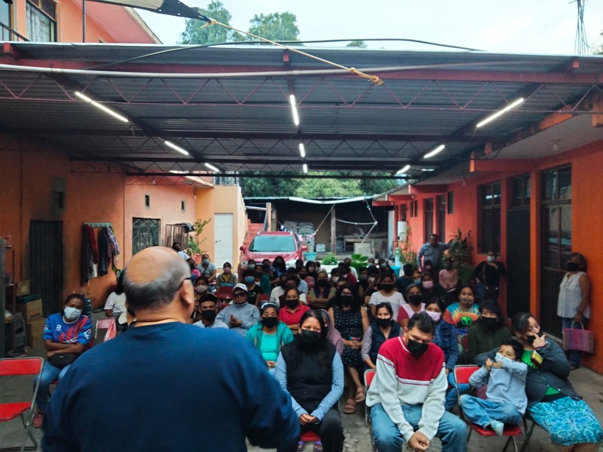 JavierVillacana's tweet photo. Un verdadero gusto saludar a vecinos de la agencia de Candiani con quienes nos comprometimos a retomar las gestiones en materia social para atender sus requerimientos. https://t.co/zkbKWZYUaW