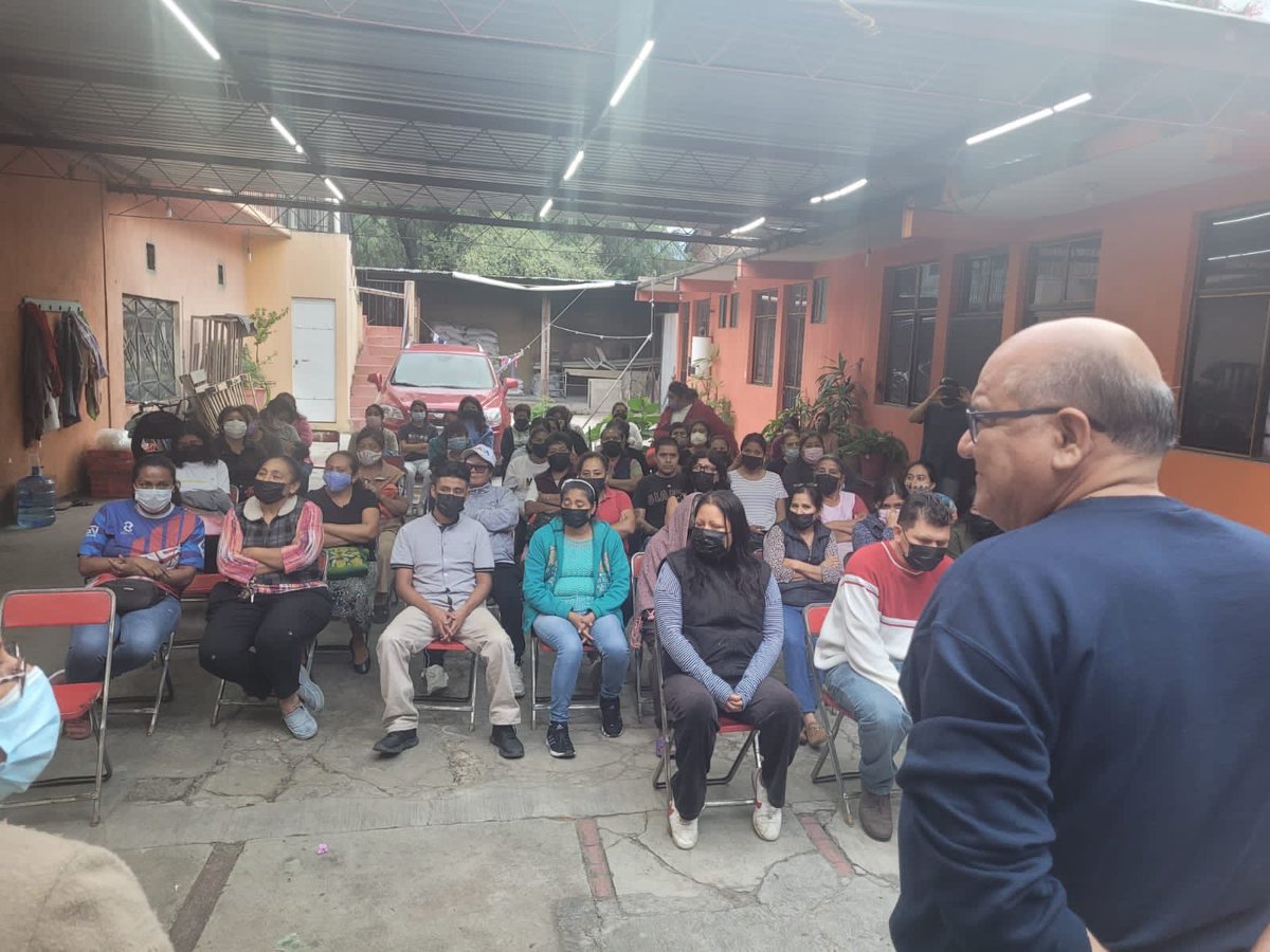 JavierVillacana's tweet photo. Un verdadero gusto saludar a vecinos de la agencia de Candiani con quienes nos comprometimos a retomar las gestiones en materia social para atender sus requerimientos. https://t.co/zkbKWZYUaW