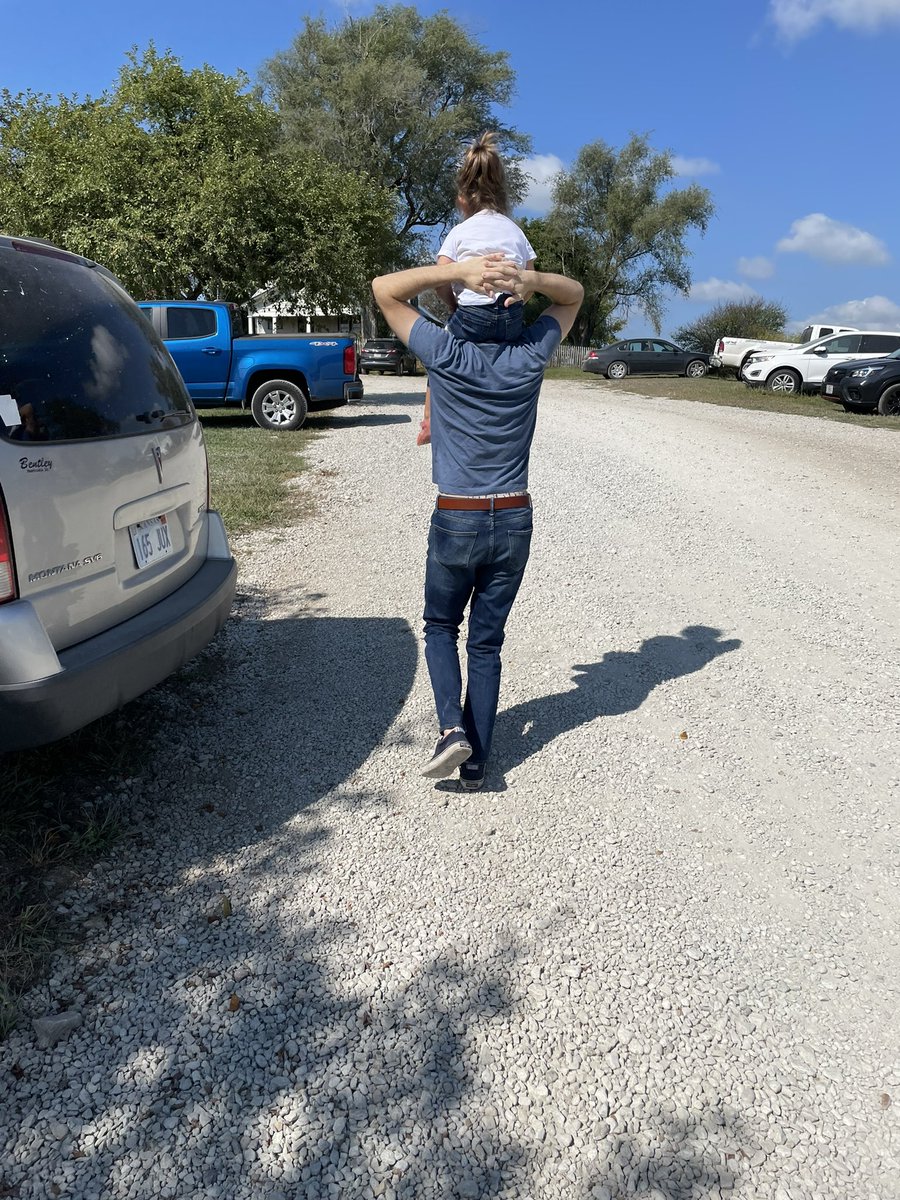 edenallison86's tweet photo. Working our way through our fall bucket list with these two girls before Audrey shows up! #ApplePicking #AppleSlushies #TisTheSeason #SistersBeforeMisters #RedBarnFarm https://t.co/GTJTxENwzA