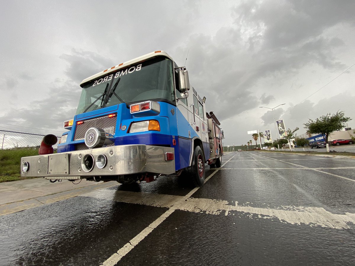 🌧 Durante la precipitación pluvial por la #TemporadaDeLluvias2022 realizamos recorridos preventivos en coordinación con Seguridad Pública Corregidora para monitorear la intensidad y el comportamiento de los sistemas pluviales. 

Para emergencias llama al 9️⃣1️⃣1️⃣