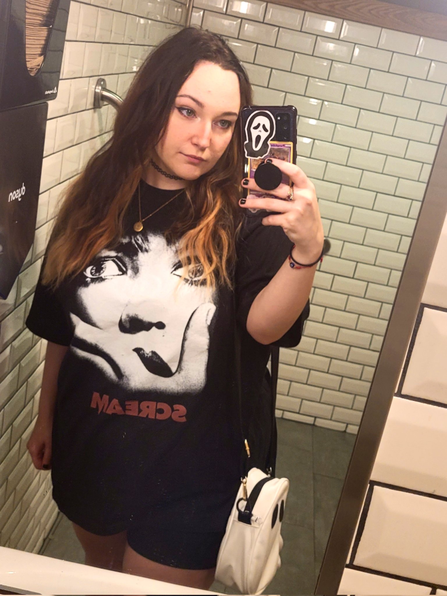 Mae Claus On Twitter Hi I Took This In A Starbucks Bathroom mae-claus-on-twitter-hi-i-took-this-in-a-starbucks-bathroom