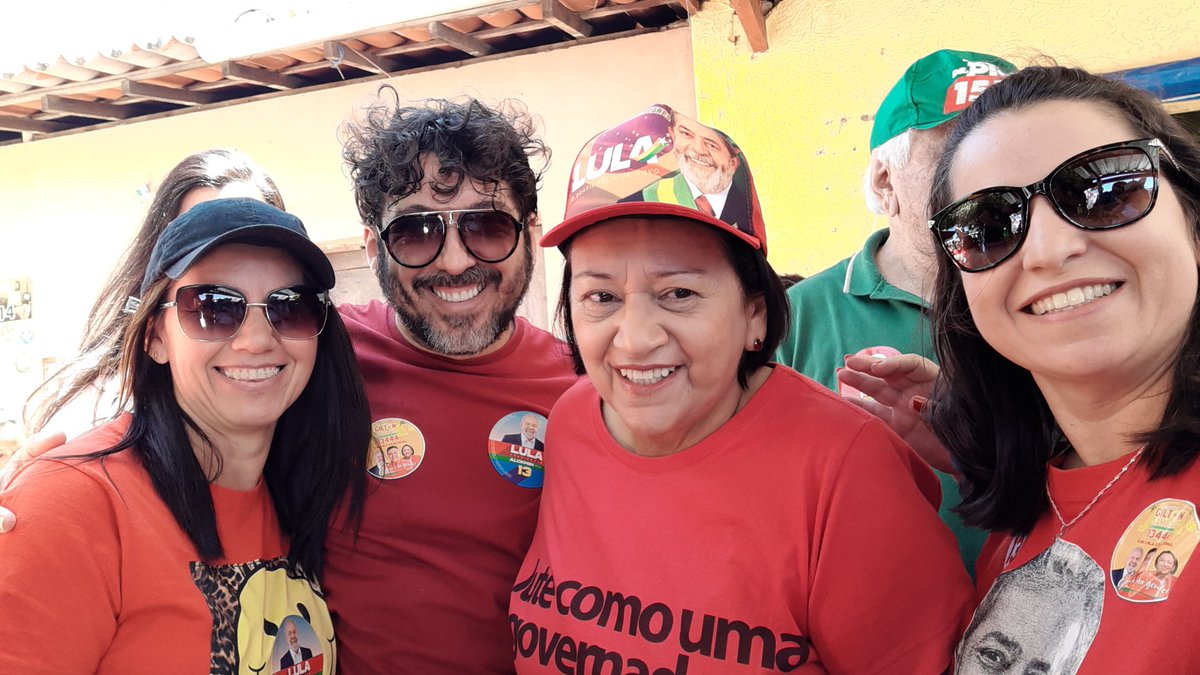 Francesario's tweet photo. Com @gevildo_viana e Sandra  tietando nossa governadora top,@fatimabezerra, que pagou nossos 4 salários atrasados de 2018, obrigação que Robinson Farias não cumpriu. https://t.co/j8plvP6ukO