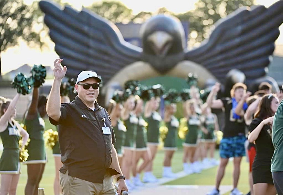 Birdville_LHS's tweet photo. The BEST!!! #bleedsgreenandgold #mrhawk #bhshawknation @BirdvilleISD @Birdville_High @athleticsbisd https://t.co/9BPG4v5Kso
