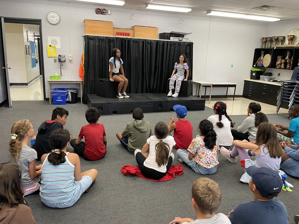 MrsHickey3's tweet photo. @SettlersGreenPS @MrsHickey3 Students are loving the new stage in our music, drama, dance room!! After being behind masks for 2 years it’s refreshing seeing their enthusiasm to perform again!! https://t.co/Nrm7488R37