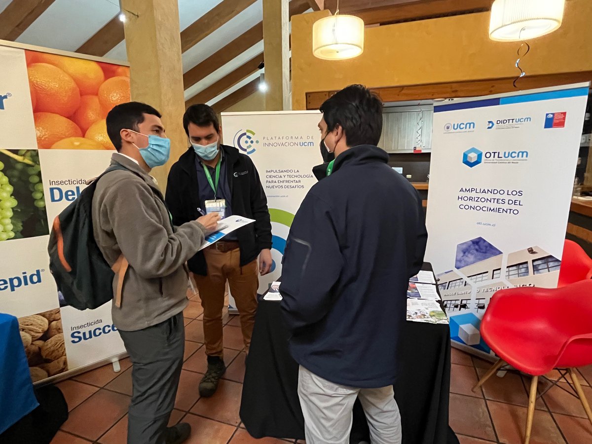 Hoy participamos en el 1er Congreso de Drones Pulverizadores en Linares. En la actividad difundimos los servicios que entregamos como <a href="/Direccindeinno1/">DIDTT UCM</a>.  Agrademos la invitación de <a href="/AgrodronChile/">Agrodron Chile</a>.