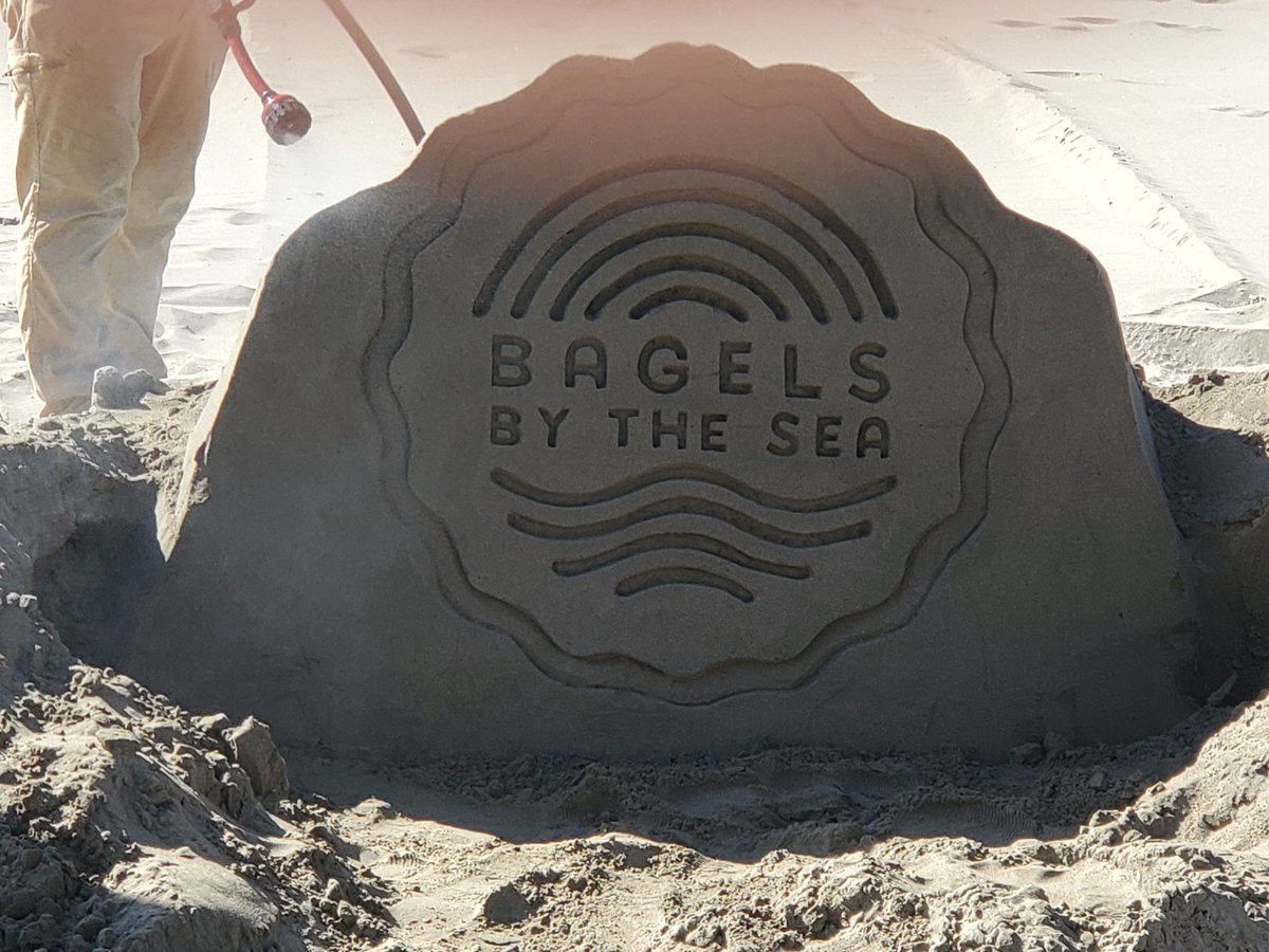 TheProwlingCat's tweet photo. Made it to town and checked into the hotel. Trying a new to us place which seems ok. Got a great view which is the 1st pic. Have them doing the start of some sandcastle stuff right outside the hotel as well https://t.co/hgZa5WX2Jv