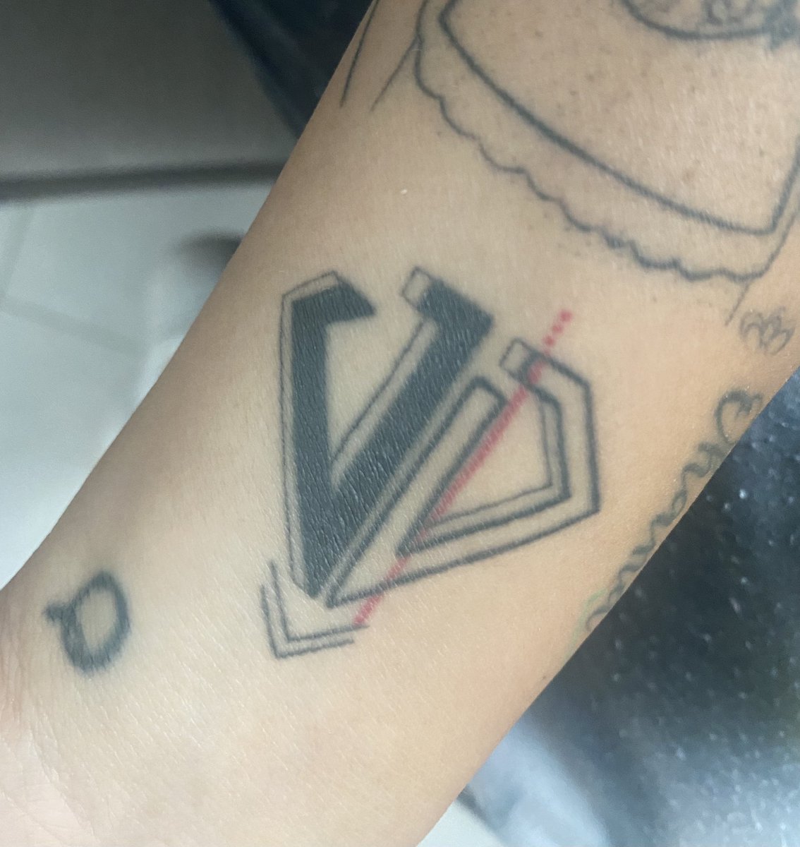 brempntj's tweet photo. “Tatúate algo que te guste mucho”

Yo: https://t.co/WSvfVC9Ep1
