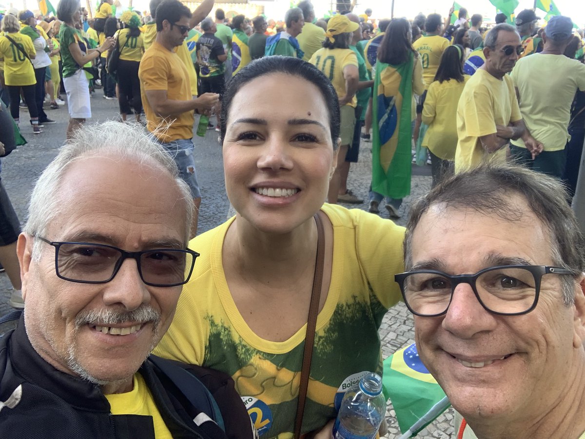 wilsonmoret's tweet photo. Comemorando o 07/09/22 - 200 anos da Independência do Brasil. Copacabana-RJ 🇧🇷🇧🇷🇧🇷🇧🇷🇧🇷 https://t.co/0R0NdGdDZZ