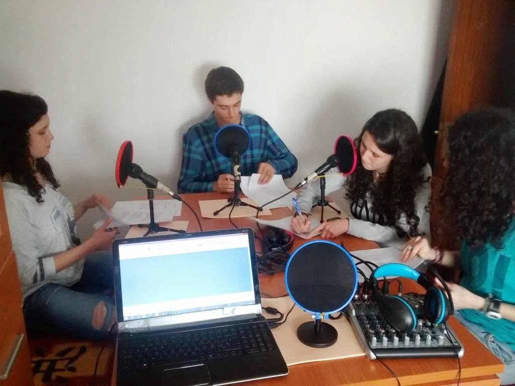 LeidaGallardo's tweet photo. Sus Desventajas de Podcast
 Debemos tener un buen Ordenador, mala calidad de sonido, imposibilidad de acceso a usuarios con mala conexión, proceso de comunicación unidireccional y preparación de manejo de software. @SimIntegrado @jpaguayb https://t.co/1Dtr2lF0OI